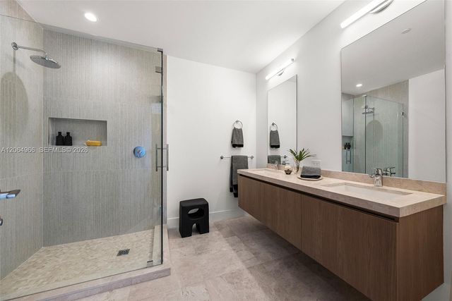 701 Valencia Avenue 403, Coral Gables, FL 33134
