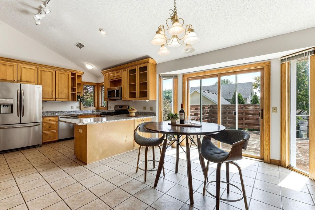 8843 Blackoaks Lane N, Maple Grove, MN 55311 — photo 4