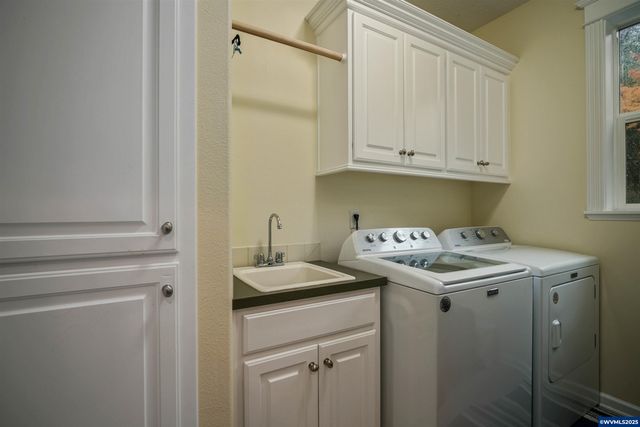 2354 Bluebell Av SE, Salem, OR 97306