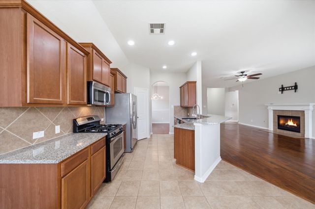 4207 Canterbury Park Lane, Pearland, TX 77584