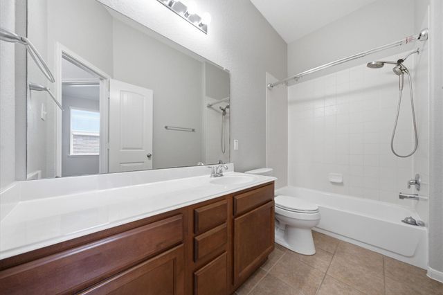 4207 Canterbury Park Lane, Pearland, TX 77584