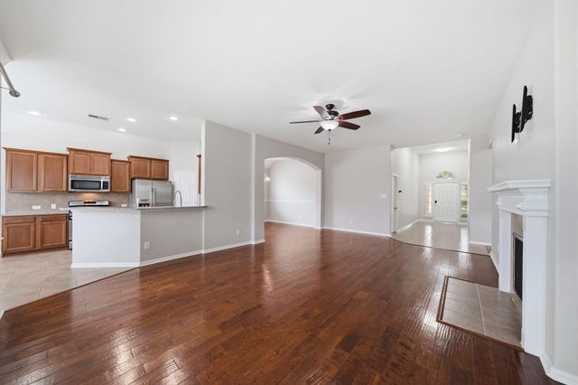 4207 Canterbury Park Lane, Pearland, TX 77584