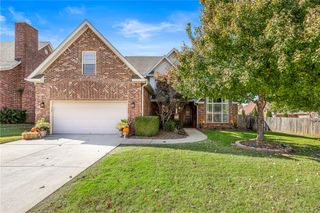 2331 N Hidden Creek Drive, Fayetteville, AR 72704