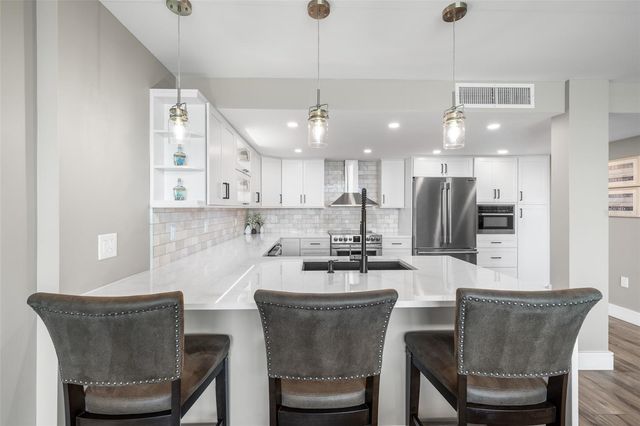 400 ISLAND WAY 504, Clearwater Beach, FL 33767