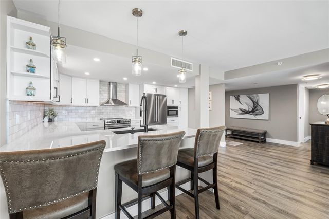 400 ISLAND WAY 504, Clearwater Beach, FL 33767