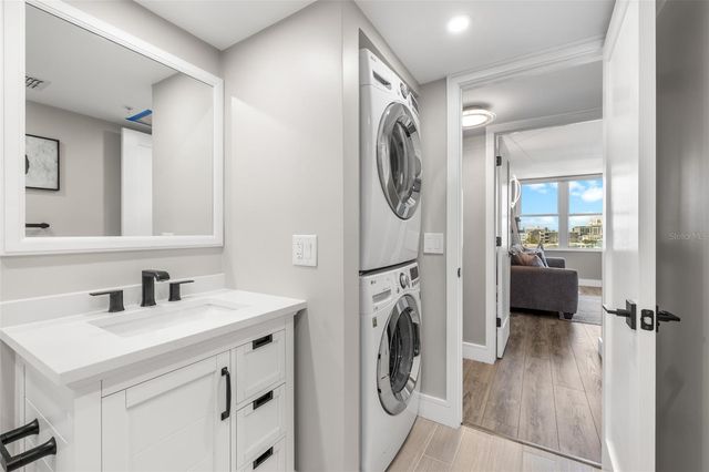 400 ISLAND WAY 504, Clearwater Beach, FL 33767
