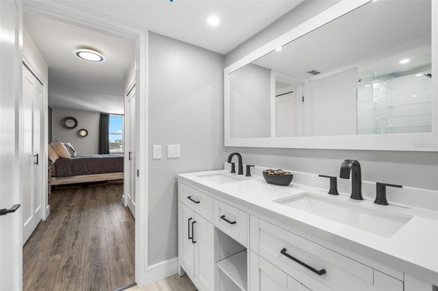400 ISLAND WAY 504, Clearwater Beach, FL 33767