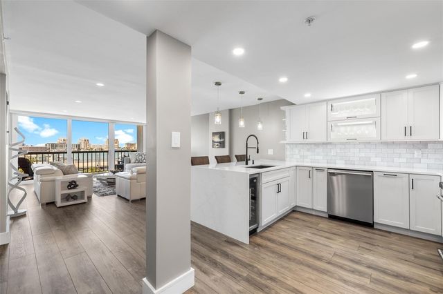 400 ISLAND WAY 504, Clearwater Beach, FL 33767