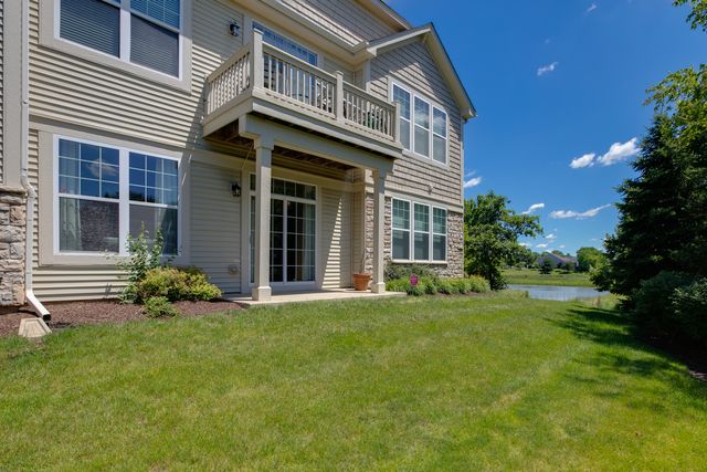 1861 Foxridge Court 1, Aurora, IL 60502