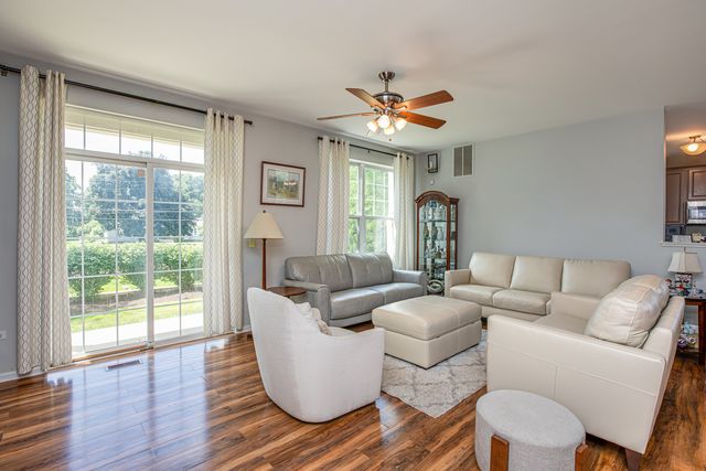 1861 Foxridge Court 1, Aurora, IL 60502