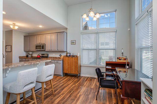 1861 Foxridge Court 1, Aurora, IL 60502
