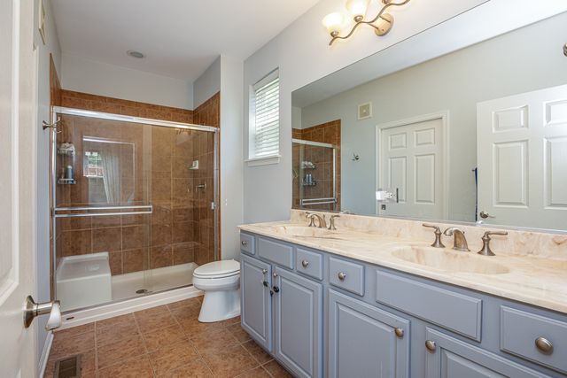 1861 Foxridge Court 1, Aurora, IL 60502