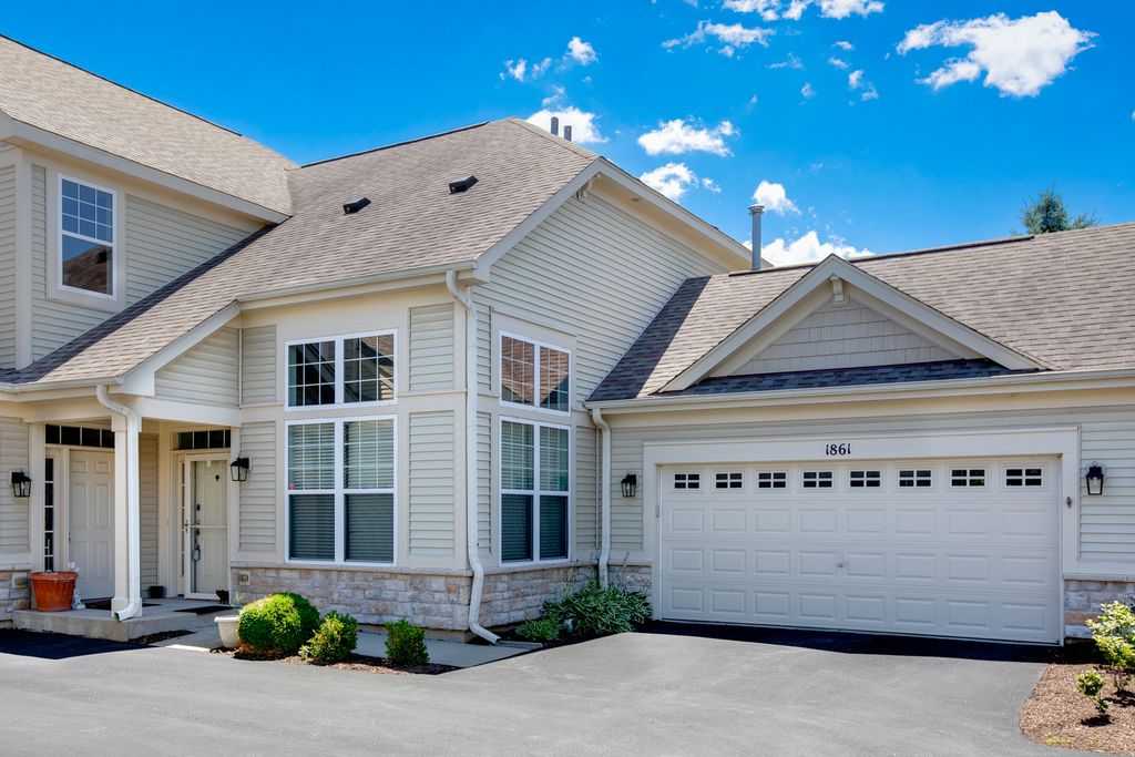 1861 Foxridge Court 1, Aurora, IL 60502