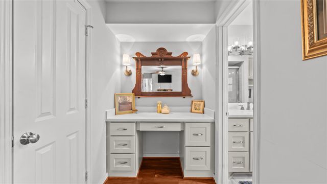 5222 N Braeswood Boulevard, Houston, TX 77096