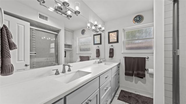 5222 N Braeswood Boulevard, Houston, TX 77096