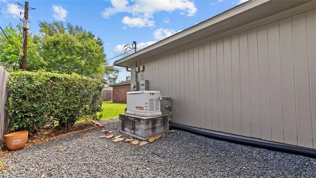 5222 N Braeswood Boulevard, Houston, TX 77096