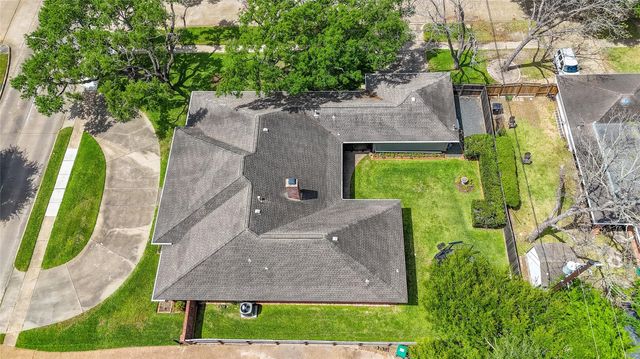 5222 N Braeswood Boulevard, Houston, TX 77096