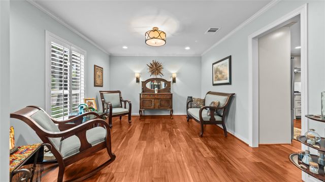 5222 N Braeswood Boulevard, Houston, TX 77096