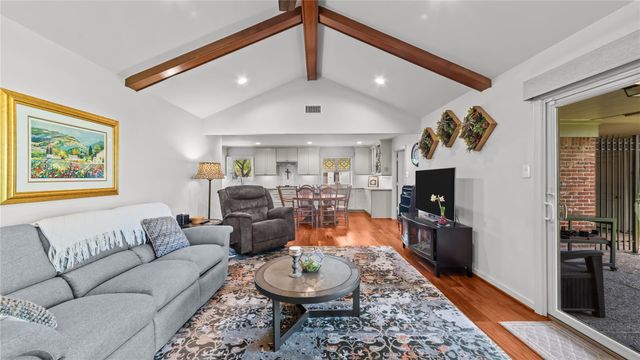 5222 N Braeswood Boulevard, Houston, TX 77096