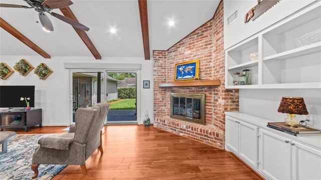 5222 N Braeswood Boulevard, Houston, TX 77096