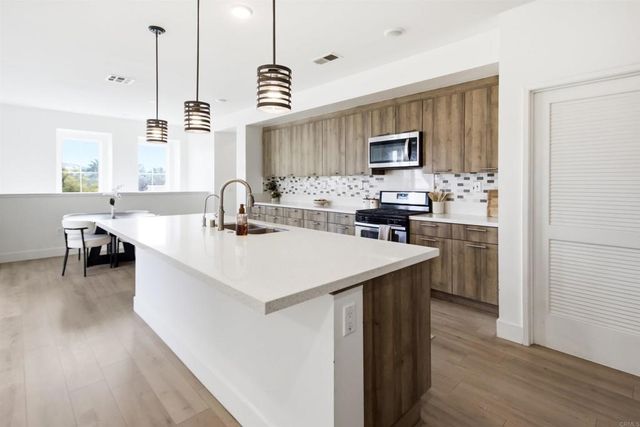 5200 Beachside Lane 122, San Diego, CA 92154