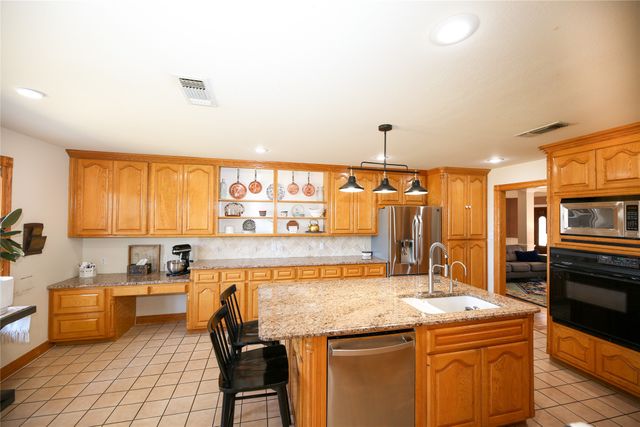 2823 Fm 1816, Bowie, TX 76230