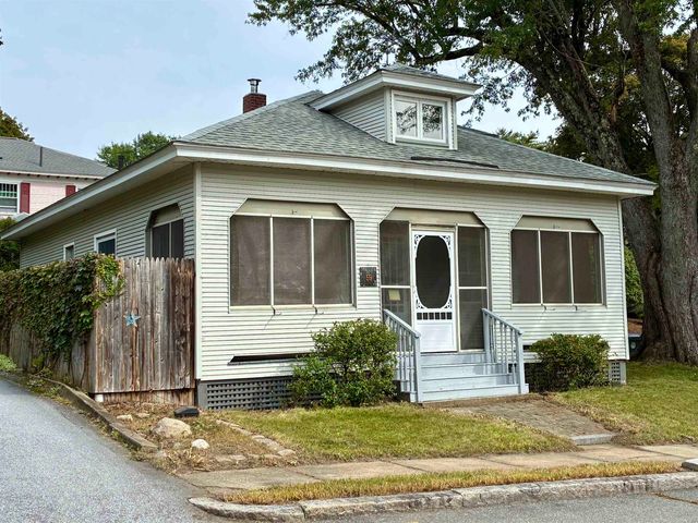 59 Riverview Place, Manchester, NH 03104