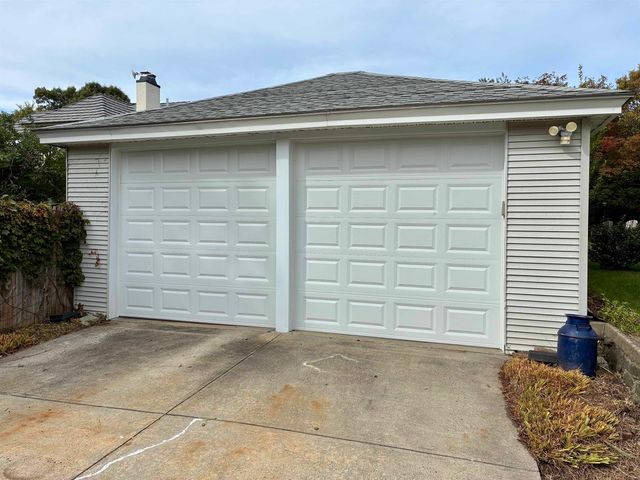 59 Riverview Place, Manchester, NH 03104