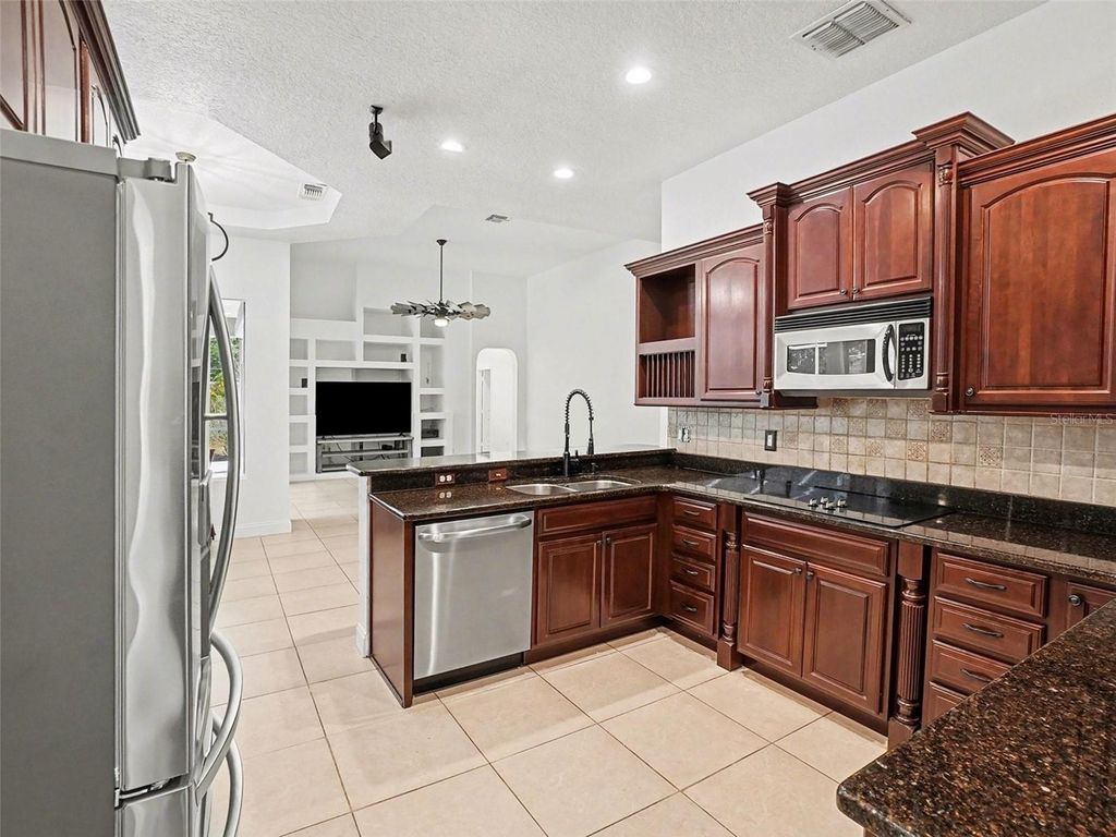 Image 19 of property listing at 9181 WICKHAM WAY, Orlando, FL 32836