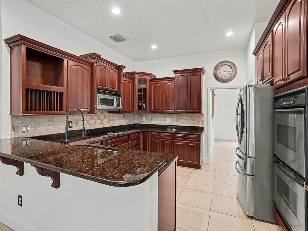 Image 20 of property listing at 9181 WICKHAM WAY, Orlando, FL 32836