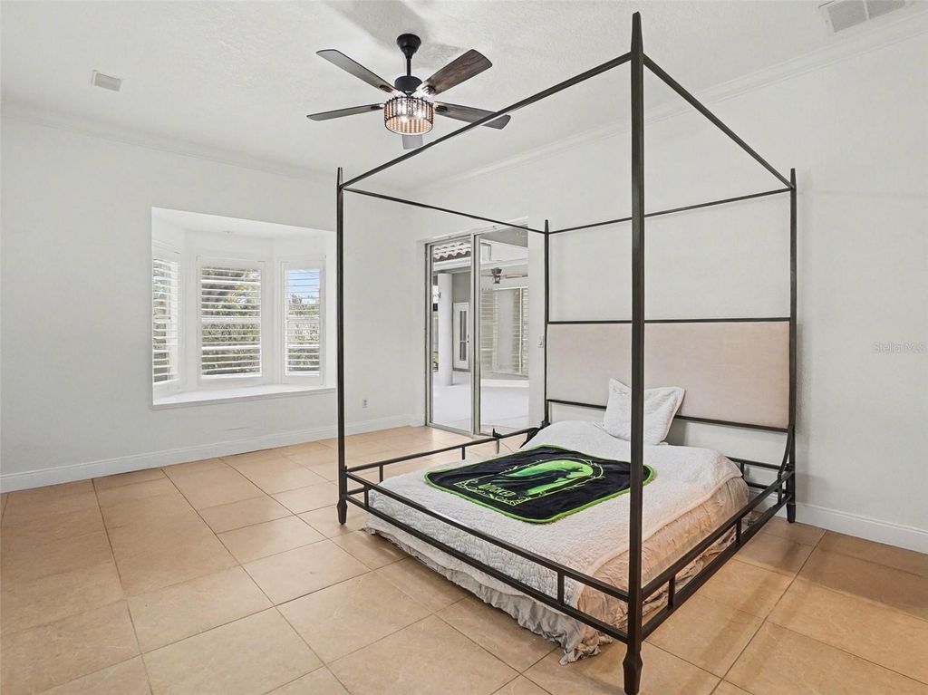 Image 23 of property listing at 9181 WICKHAM WAY, Orlando, FL 32836