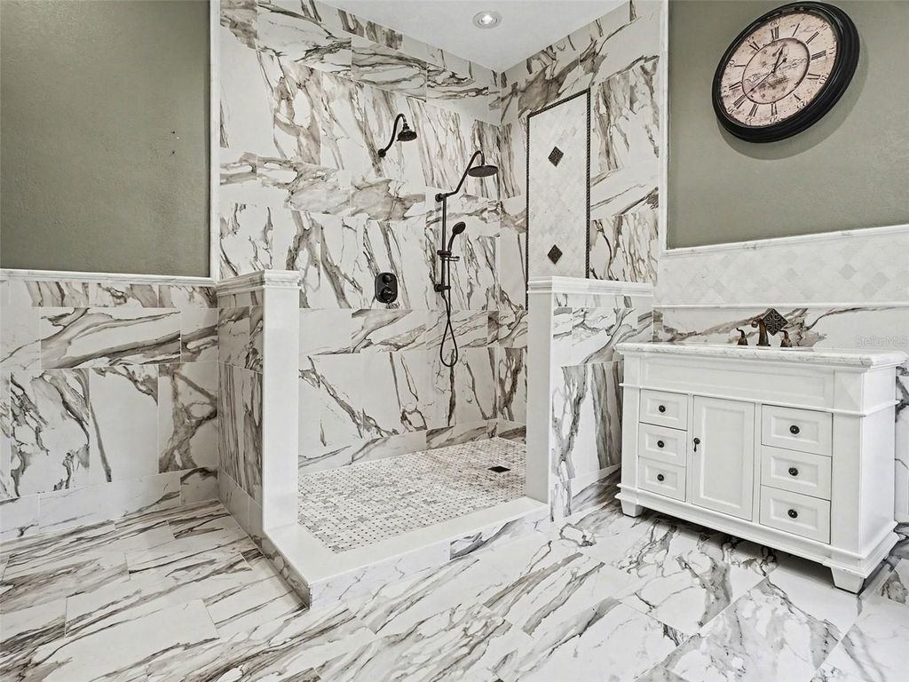 Image 26 of property listing at 9181 WICKHAM WAY, Orlando, FL 32836