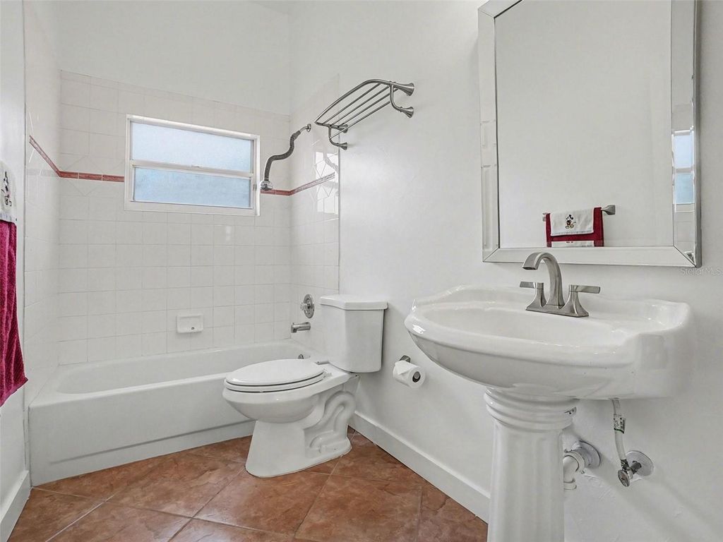 Image 29 of property listing at 9181 WICKHAM WAY, Orlando, FL 32836