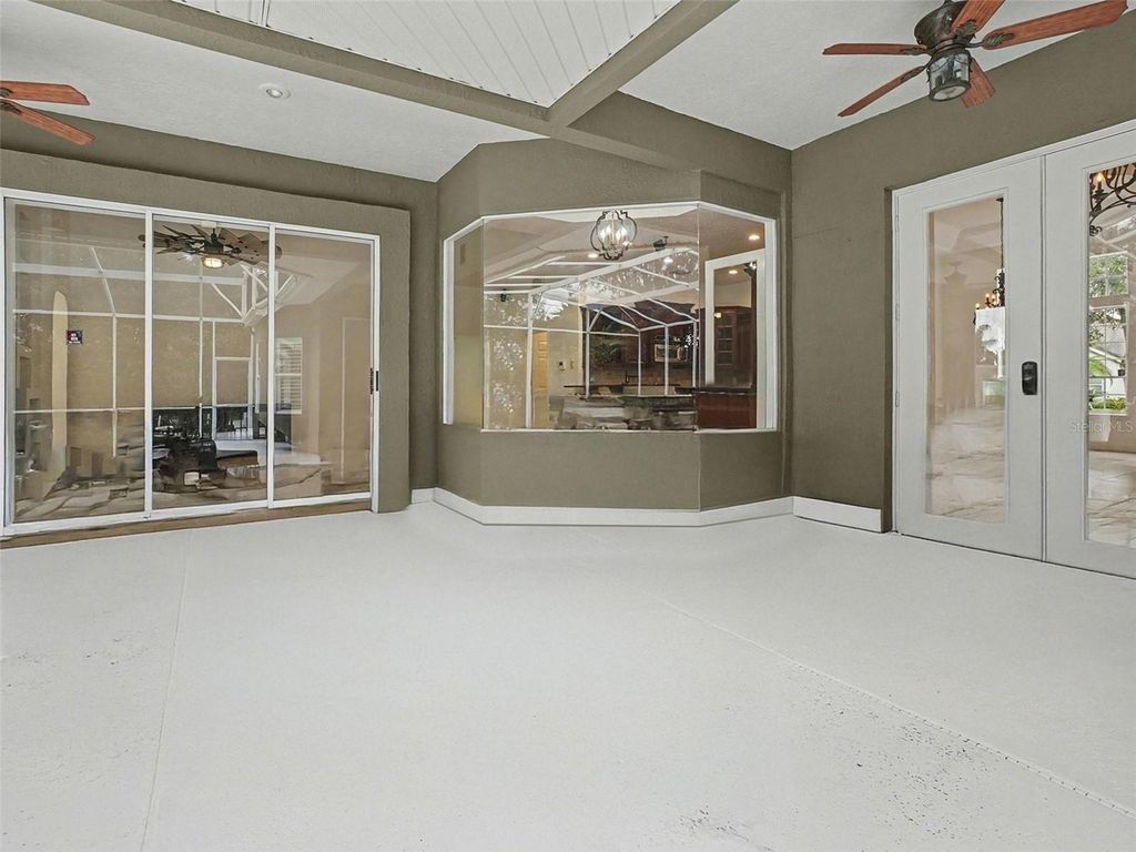 Image 6 of property listing at 9181 WICKHAM WAY, Orlando, FL 32836