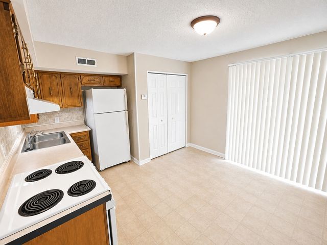280 Donna Dr Apt A, Hendersonville, TN 37075