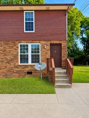 280 Donna Dr Apt A, Hendersonville, TN 37075