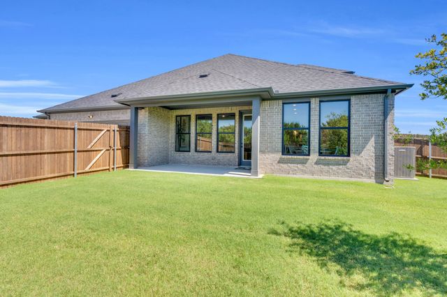 1908 Barrix Lane, Desoto, TX 75115