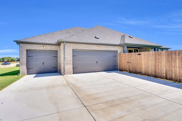 1908 Barrix Lane, Desoto, TX 75115