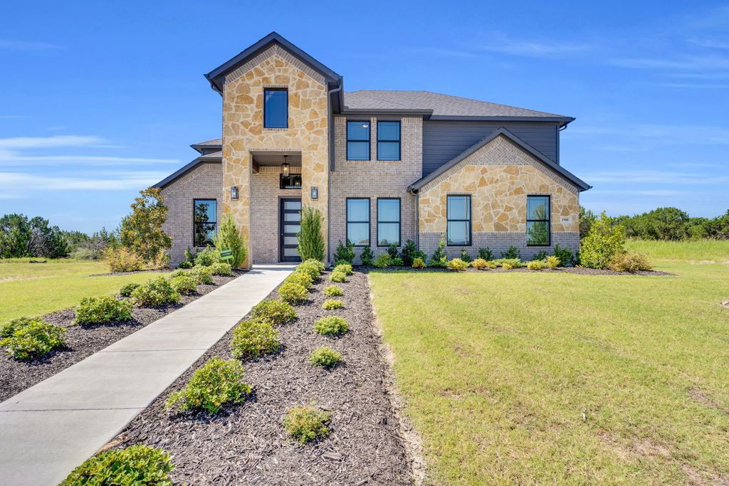 1908 Barrix Lane, Desoto, TX 75115