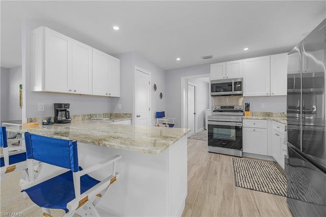 2 Fairview BLVD, Fort Myers Beach, FL 33931