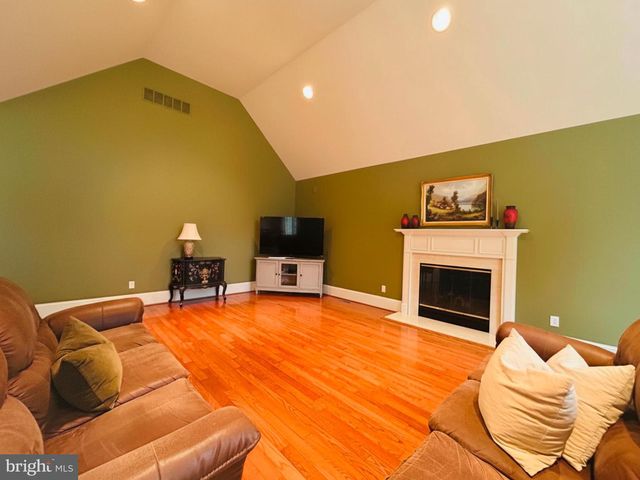 1160 JEFFERSON LN, Huntingdon Valley, PA 19006