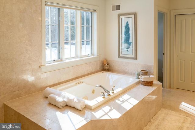 1160 JEFFERSON LN, Huntingdon Valley, PA 19006