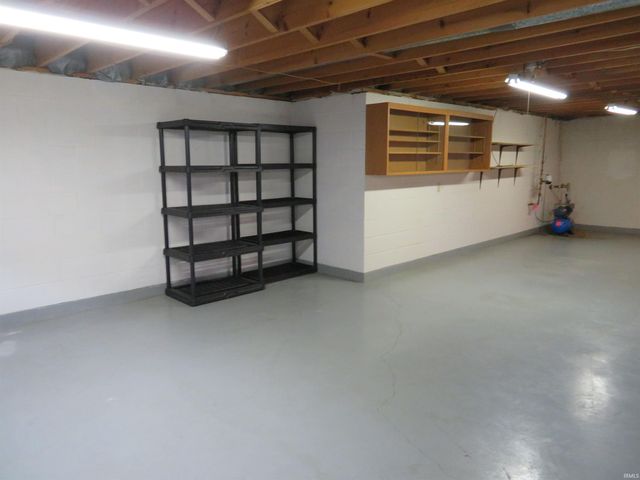 93 Greenway Drive, Goshen, IN 46526