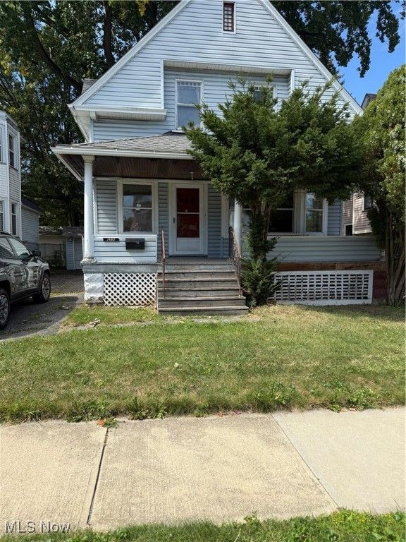 1450 Orchard Grove, Lakewood, OH 44107