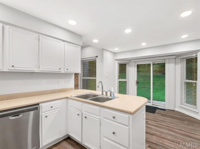 819 Oakmoor Drive, Fenton, MO 63026