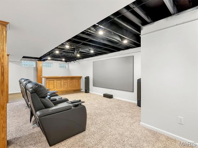 819 Oakmoor Drive, Fenton, MO 63026
