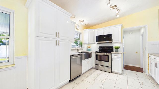 6447 17TH PLACE N, St Petersburg, FL 33710