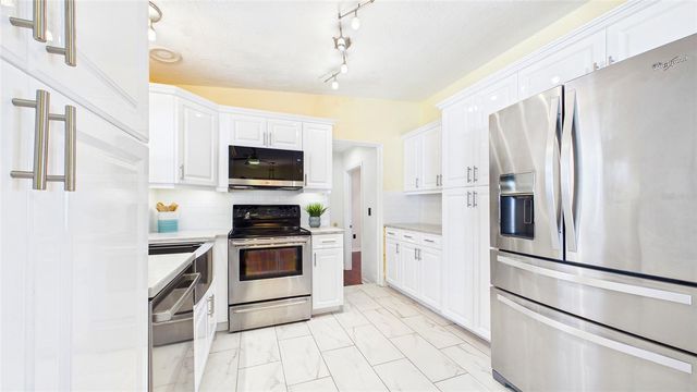 6447 17TH PLACE N, St Petersburg, FL 33710