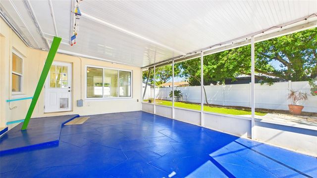 6447 17TH PLACE N, St Petersburg, FL 33710