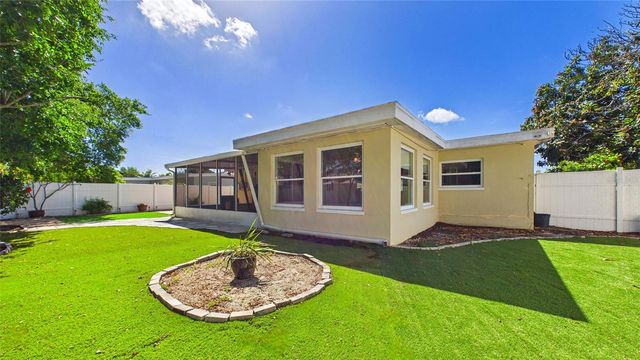 6447 17TH PLACE N, St Petersburg, FL 33710